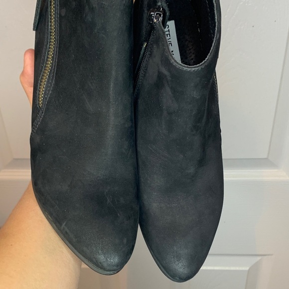 Steve Madden Black Ankle Booties Faux suede Size 7 Brand New - Picture 4 of 15